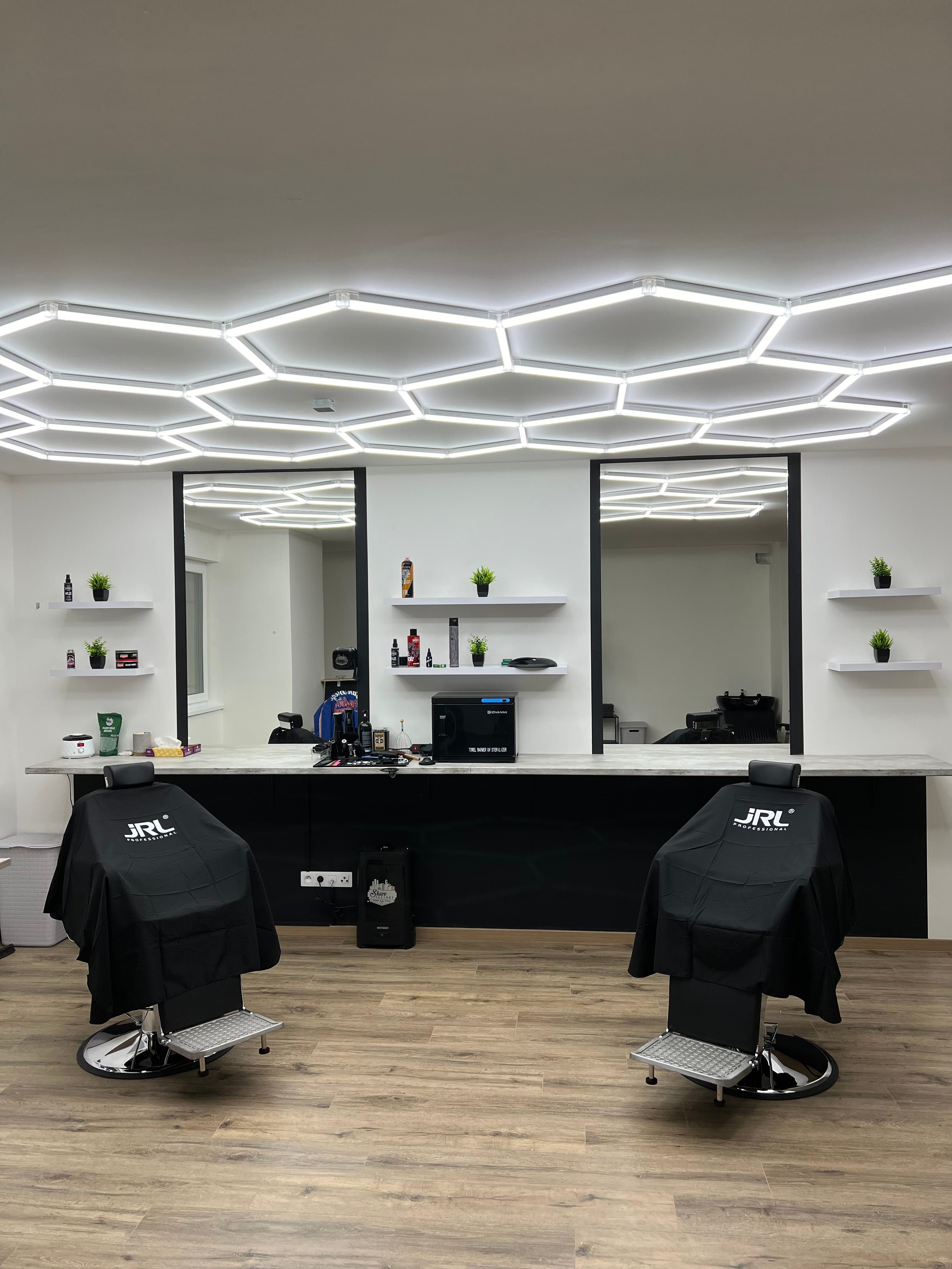 Galerie Ricky's Barbershop, Praha 12 - Modřany - fotografie 2