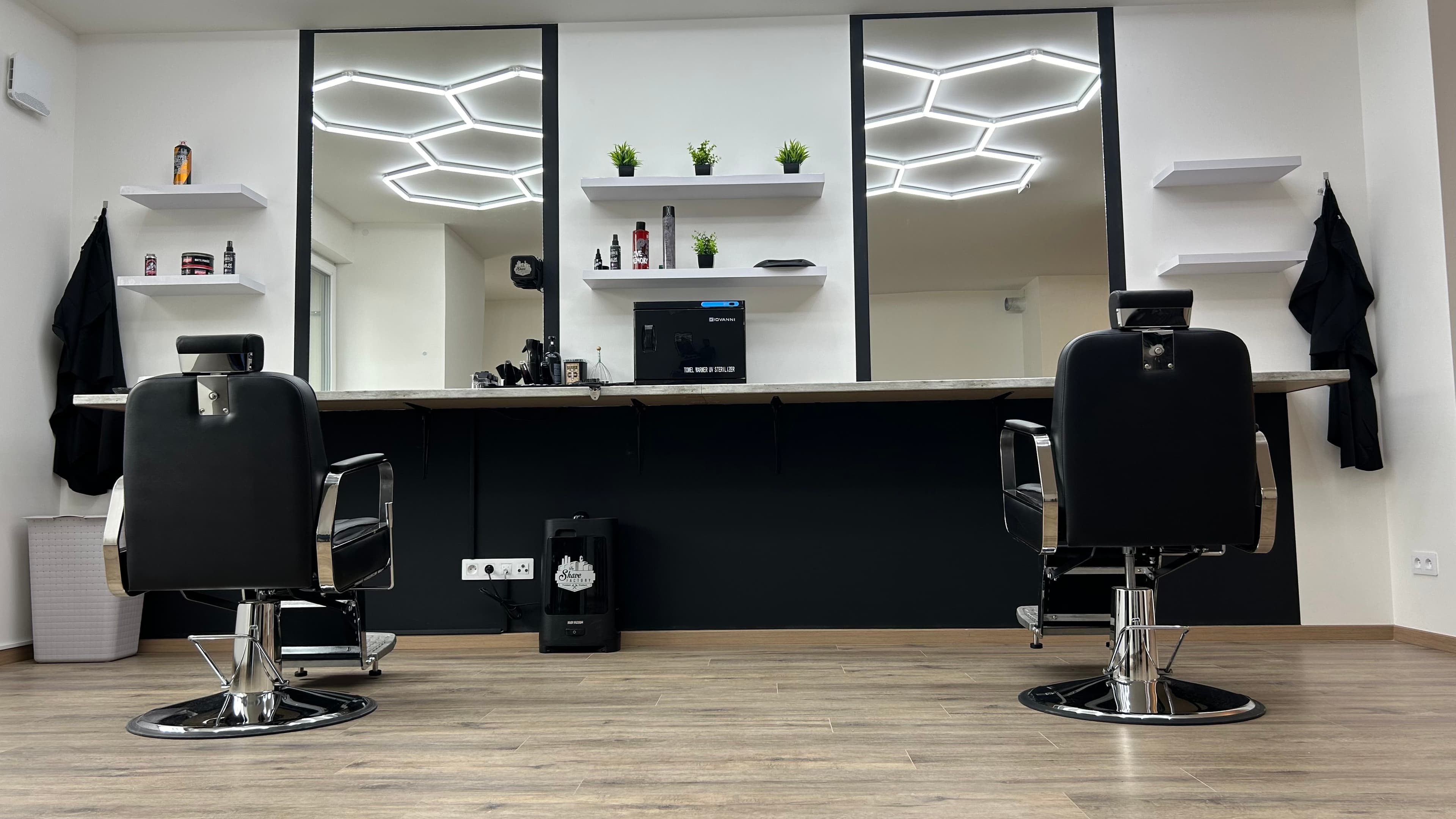 Galerie Ricky's Barbershop, Praha 12 - Modřany - fotografie 3